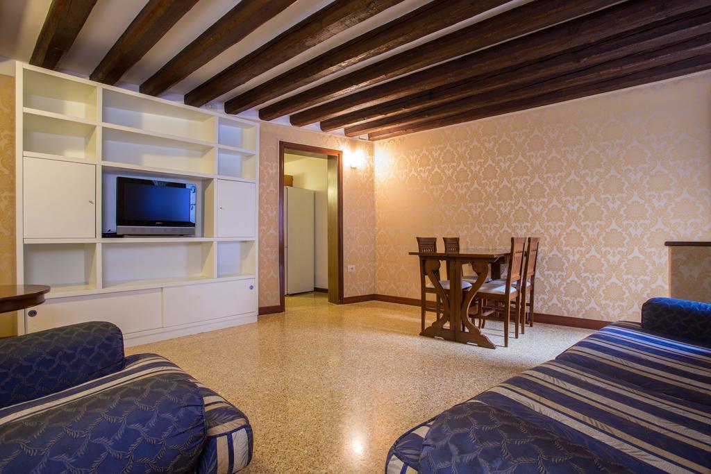 - Piazzale Roma Apartamento